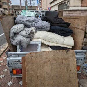 北九州市小倉北区で大量の布団。その他不用品を回収依頼。
