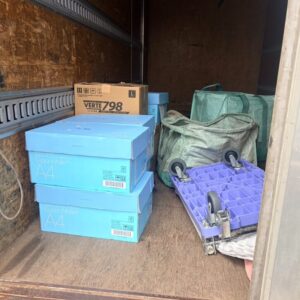 みやこ町の事務所で文具や備品など回収